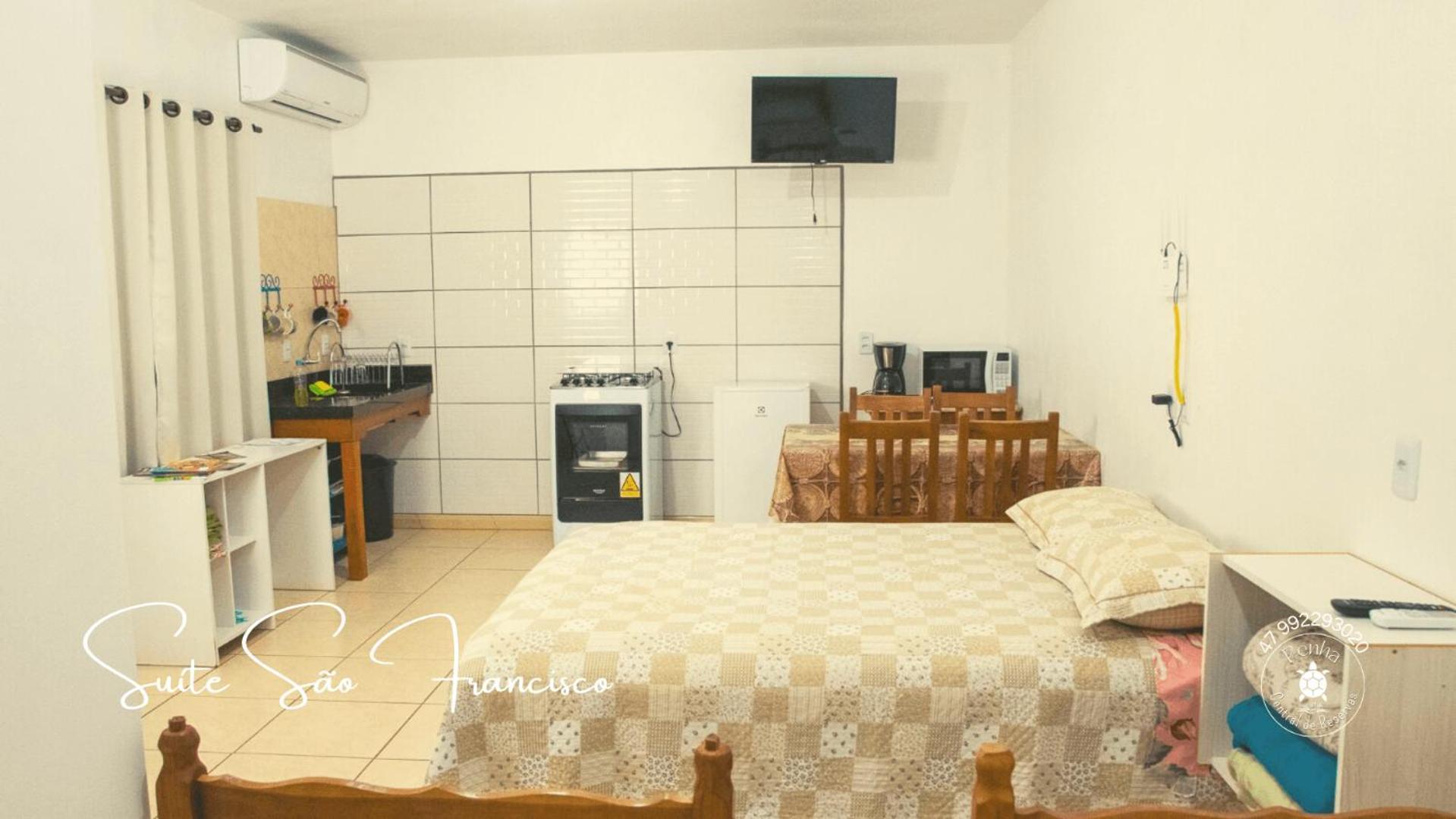 Apartamento confortável e amplo, próximo ao Parque Beto Carrero e praia de Armação Penha  Esterno foto